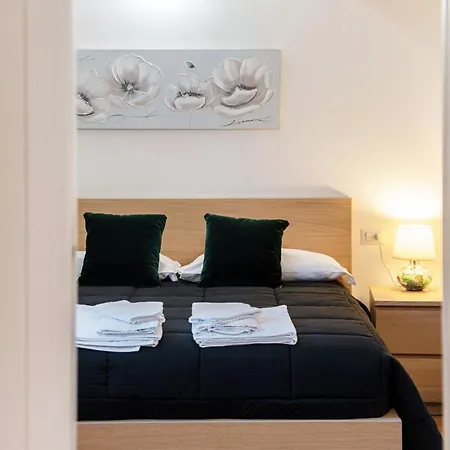 I Giardini Di Melzi Apartment *
